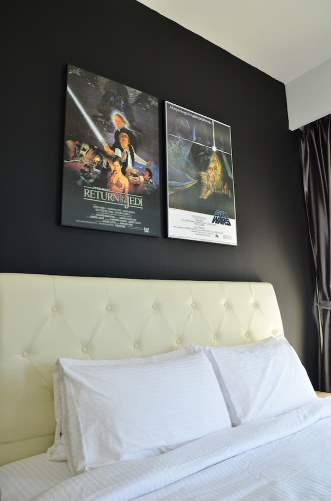 Holi Afiniti Themed Suites
