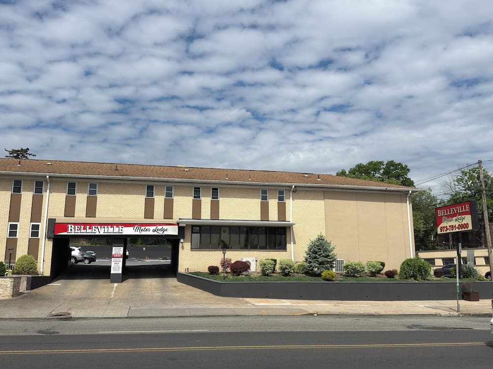 Belleville Motor Lodge