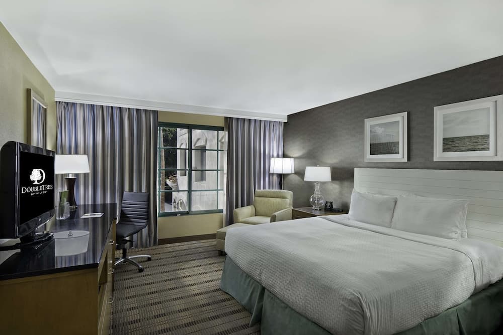 DoubleTree by Hilton San Pedro - Port of Los Angeles