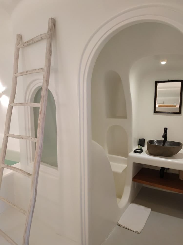 Oia Spirit Boutique Residences