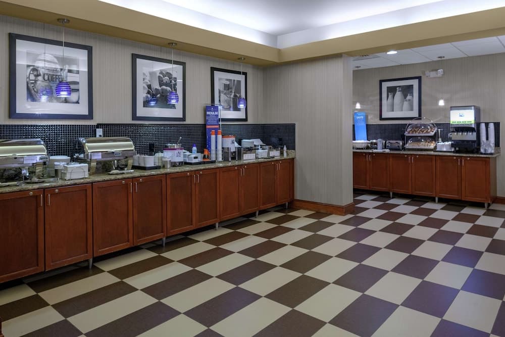 Hampton Inn Woodbridge