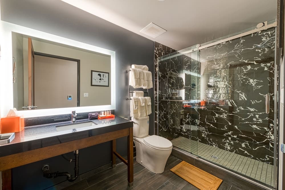 Hotel Lexen - Newhall