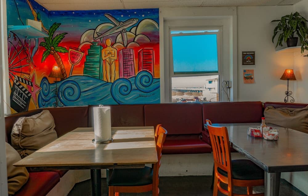 ITH Hermosa Beach Surf Hostel LAX