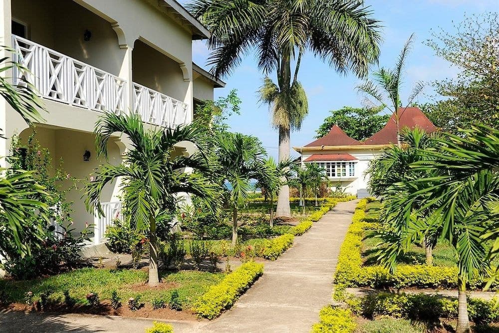 Coral Seas Beach Resort