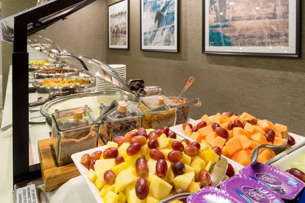 DoubleTree by Hilton Hotel Laurel