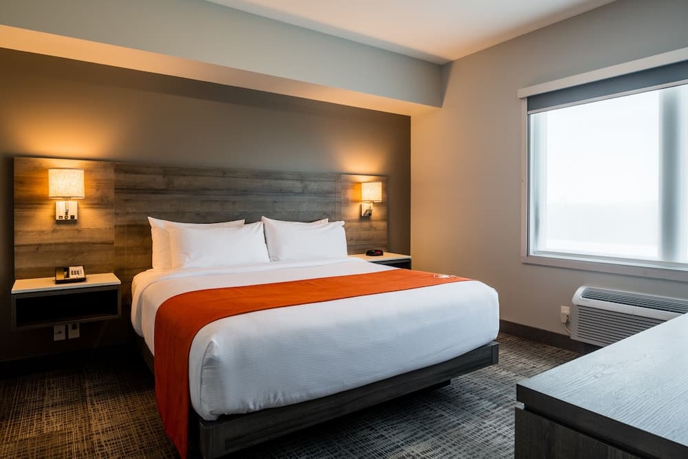 Amsterdam Inn & Suites, an Ascend Collection Hotel