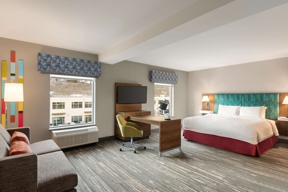 Hampton Inn & Suites by Hilton Kelowna Airport