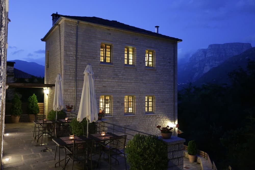 Gamila Rocks Mountain Hotel
