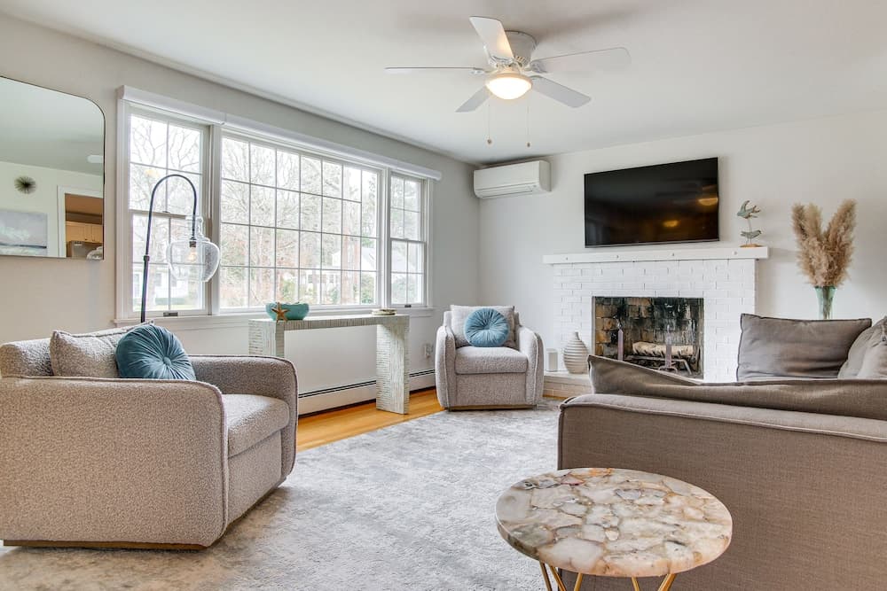 Charming Cape Cod Home ~ 1 Mi to Megansett Beach