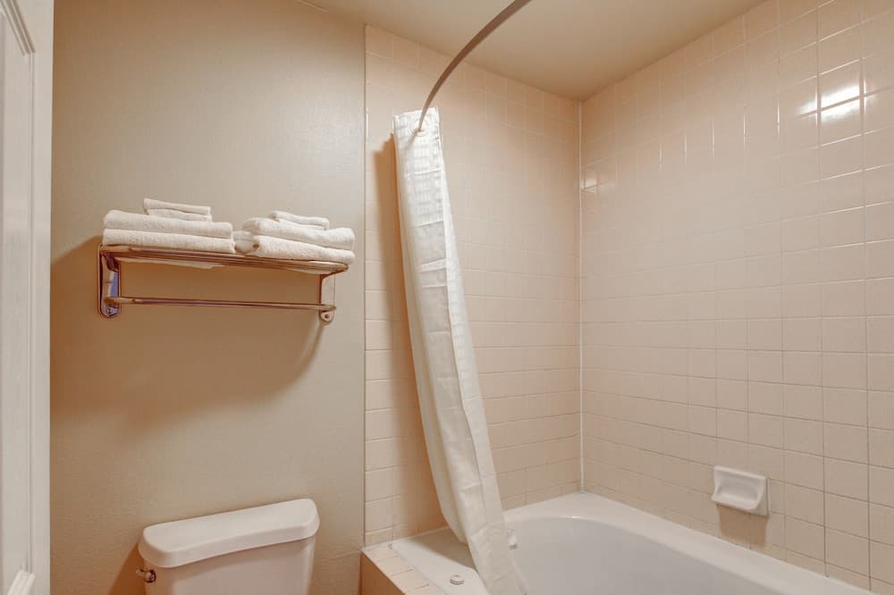 Ontario Inn & Suites