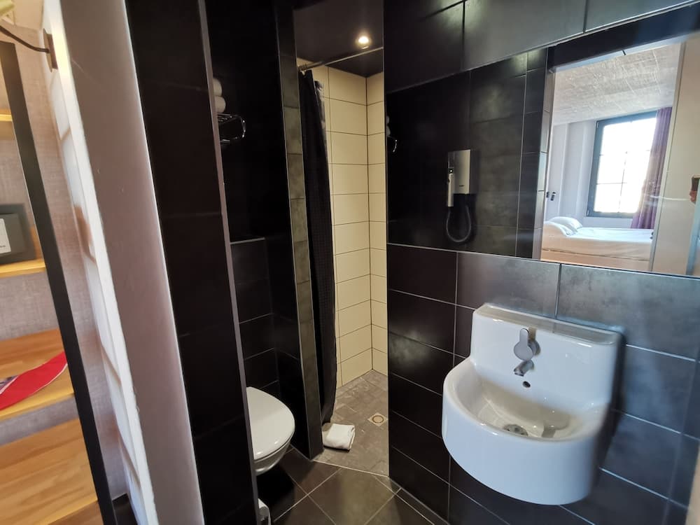 7 Art Hotel Cannes