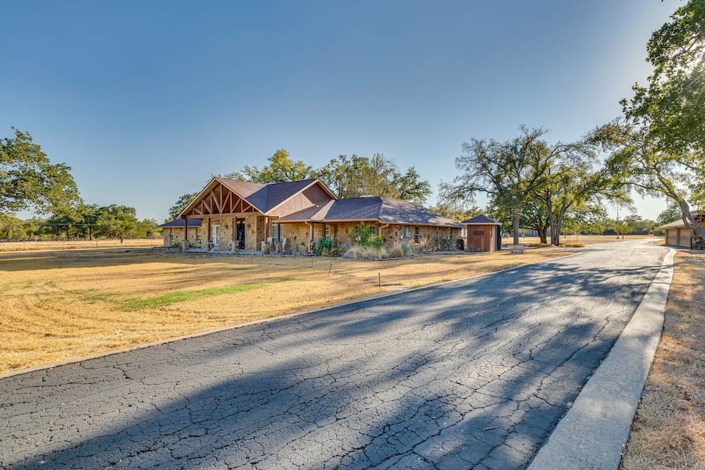 Sprawling Leander Home w/ Game Room!
