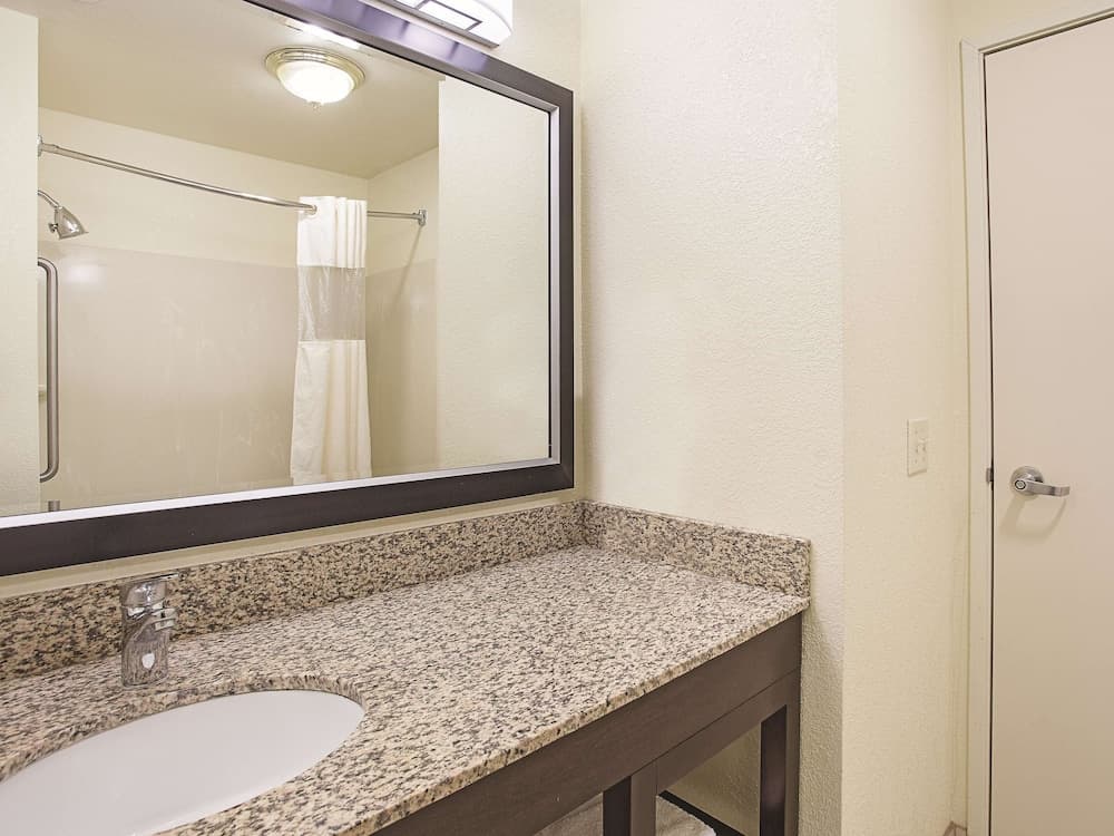La Quinta Inn & Suites by Wyndham Central Point - Medford