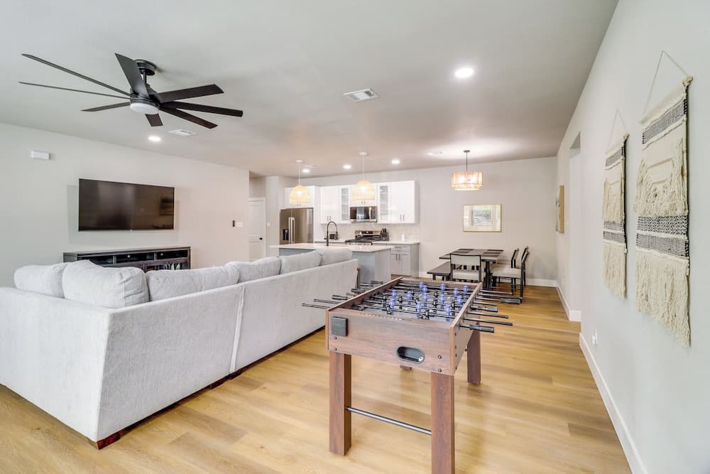 Townhome Near At&t Stadium: Great for Game Day!