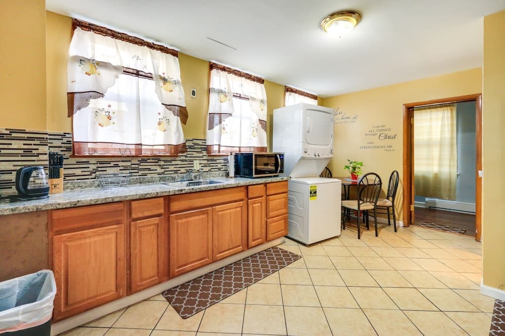 Cozy + Convenient West Orange Home - 16 Mi to Nyc!