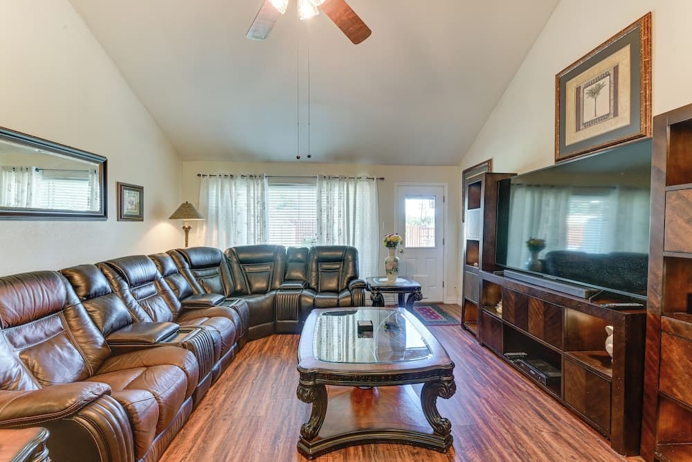Pet-friendly Family Home 3 Mi to Lake Lewisville