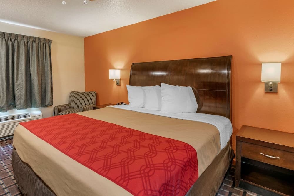 Econo Lodge Inn & Suites Granite City - St. Louis