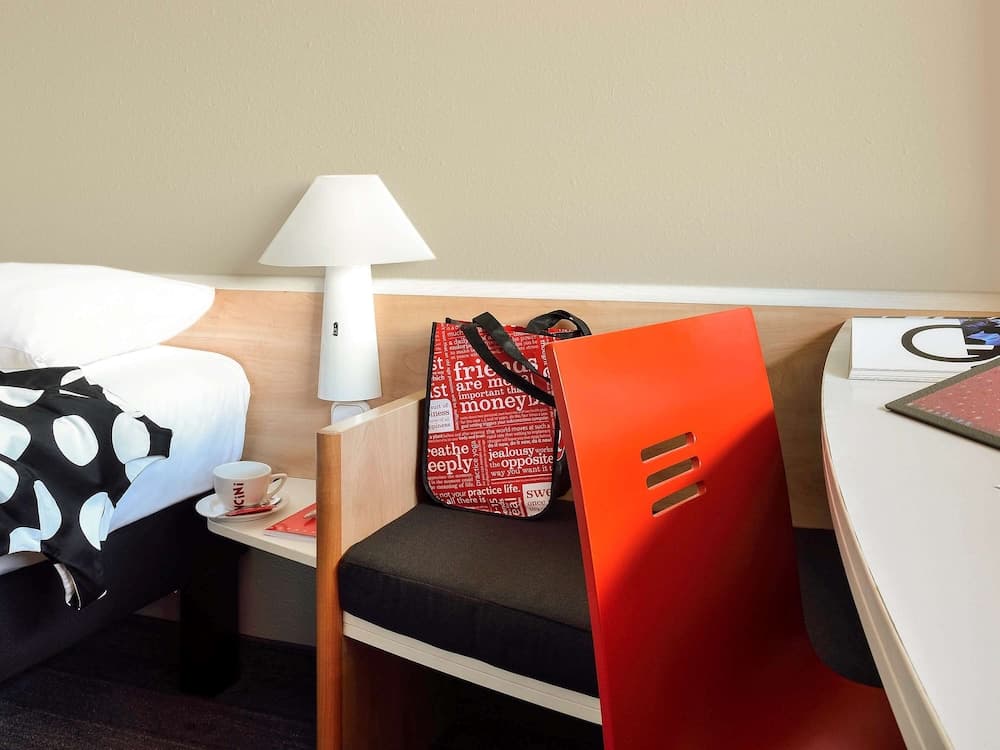 ibis Dieppe Val Druel