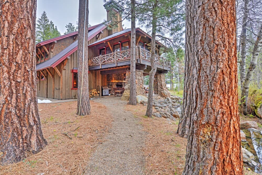 Ashland Lodge w/ Lake Views & Game Room Loft