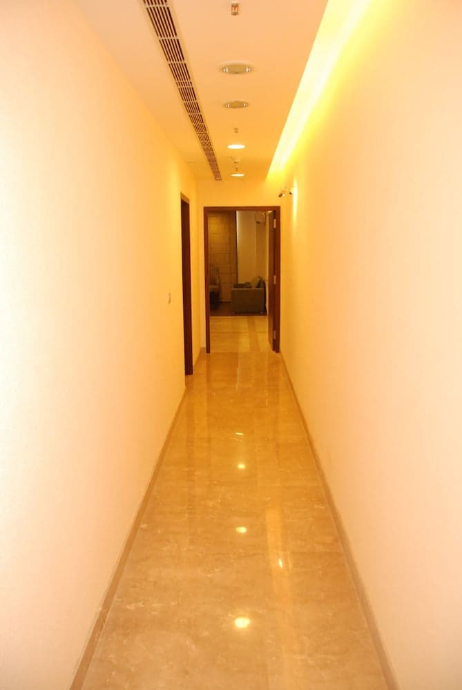 Apartment 52