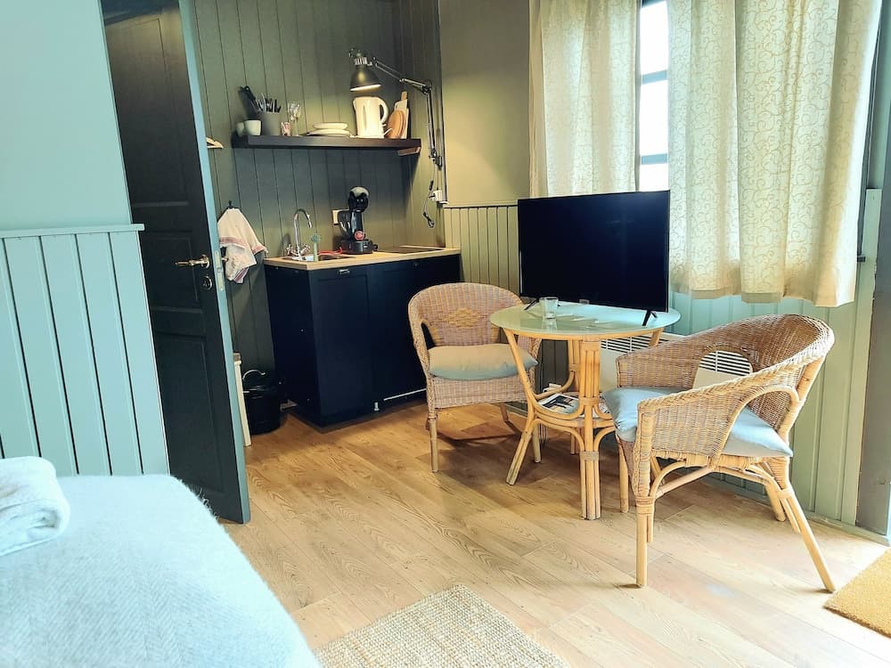 Riverfront Lodge