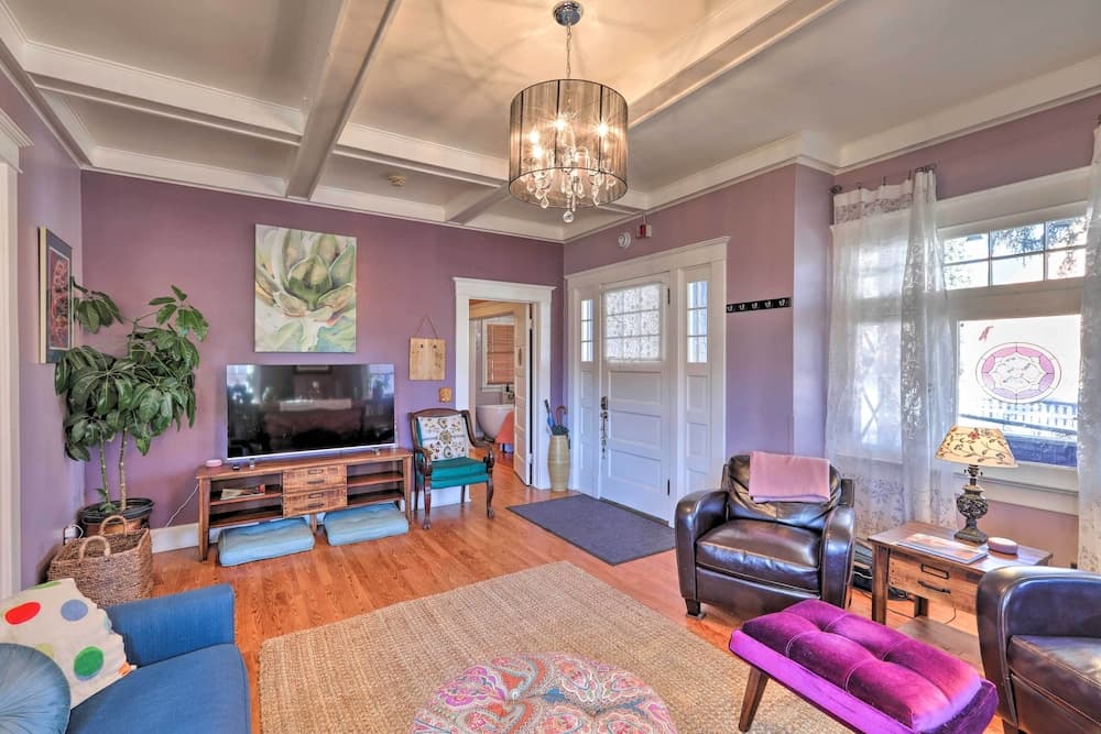 'the Purple House' Apt in Downtown Flagstaff!