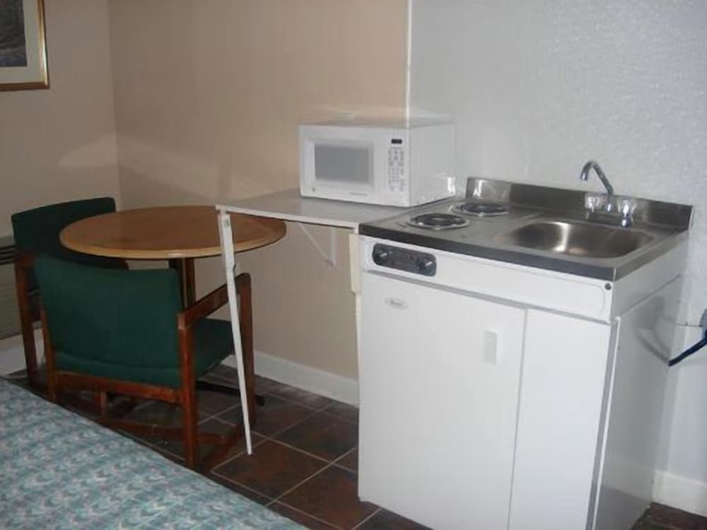 New Sea Breeze Motel