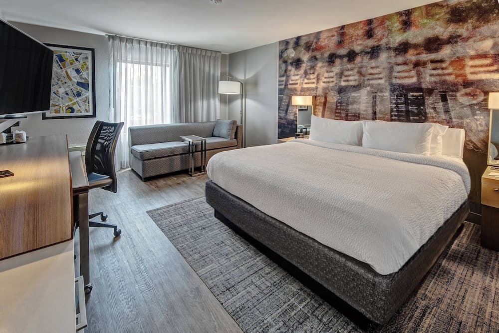 Courtyard By Marriott Vanderbilt-West End