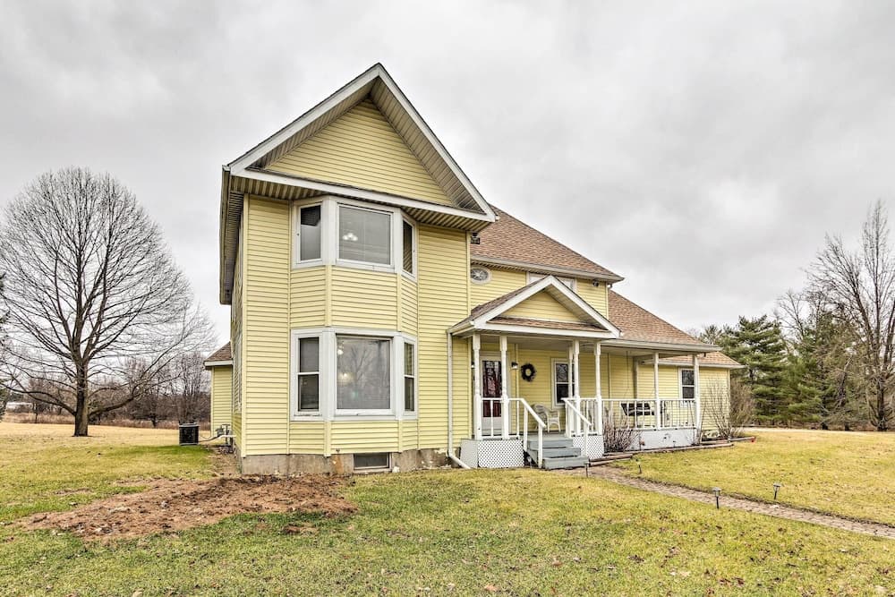 5-acre Vacation Home w/ Woods & Hiking Ground