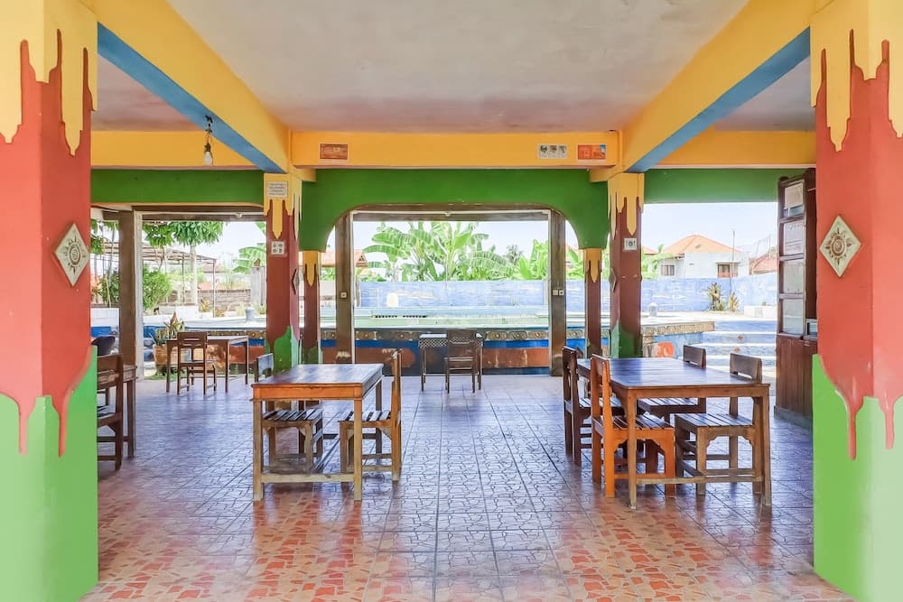 OYO 91042 Hawaina Hotel