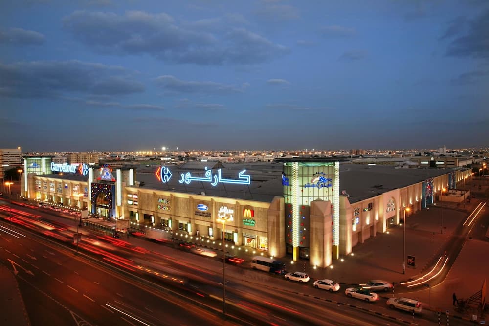 Luxury Furnished 3BR near LAKE Khalid