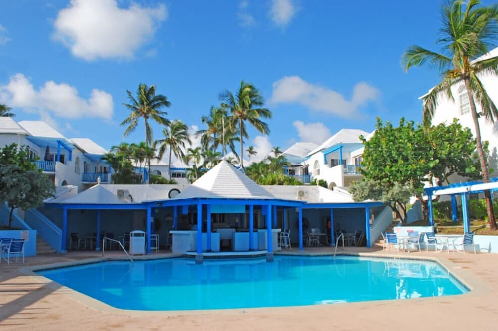 Beach Front Resort On Beautiful Beach Near Atlantis