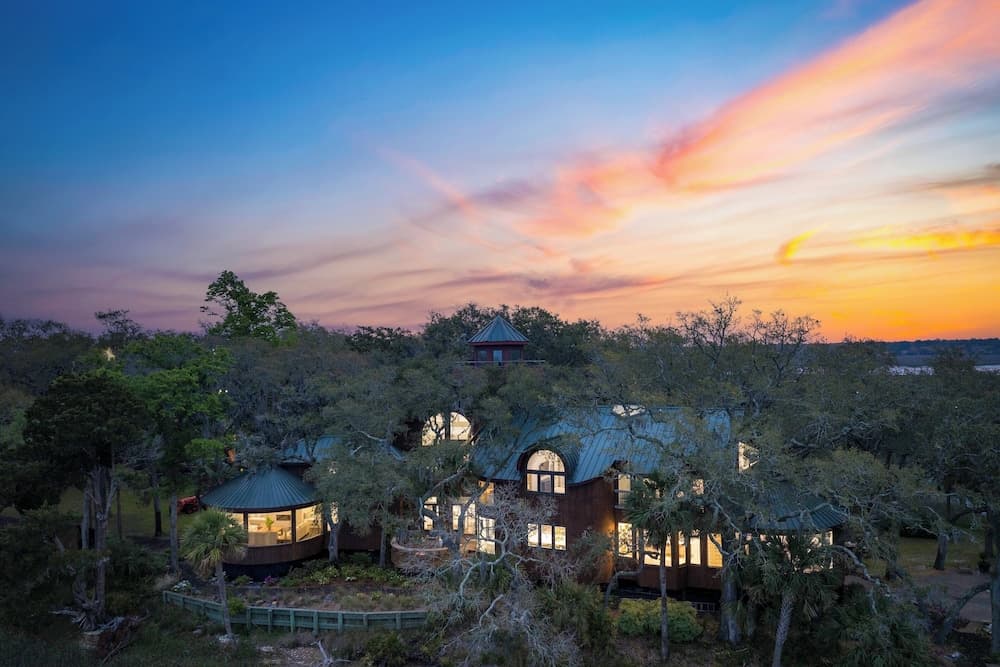 Buck Island by Avantstay Exclusive Private Island, Sleeps 26 Pool, Hot Tub, Views