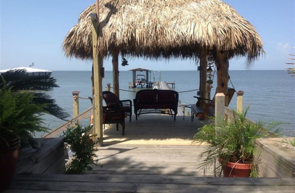 Come Friday Cottages on the Bay