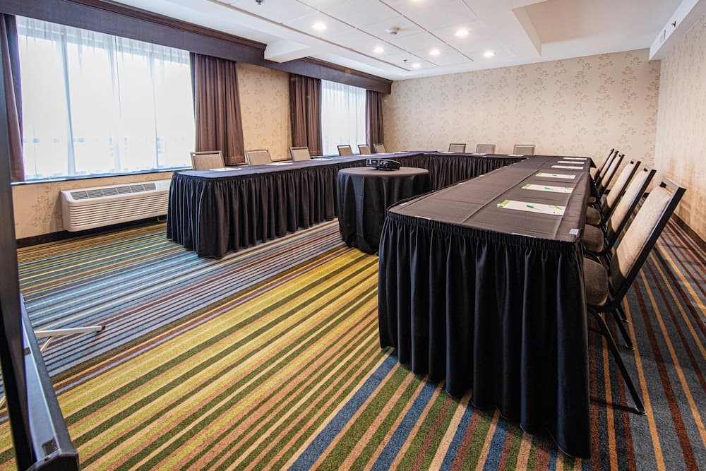 Holiday Inn St. Louis Arpt West-Earth City by IHG