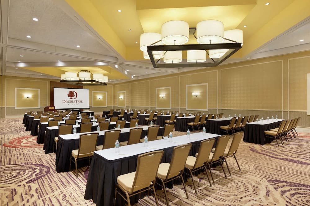 Doubletree by Hilton Somerset Hotel and Conference Center