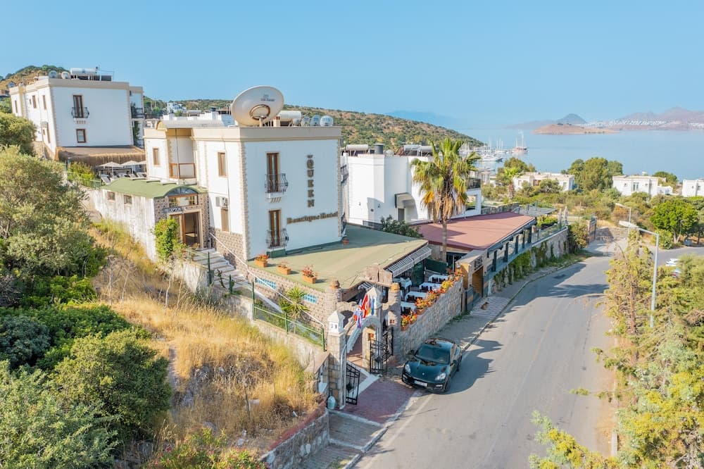 Queen Boutique Hotel