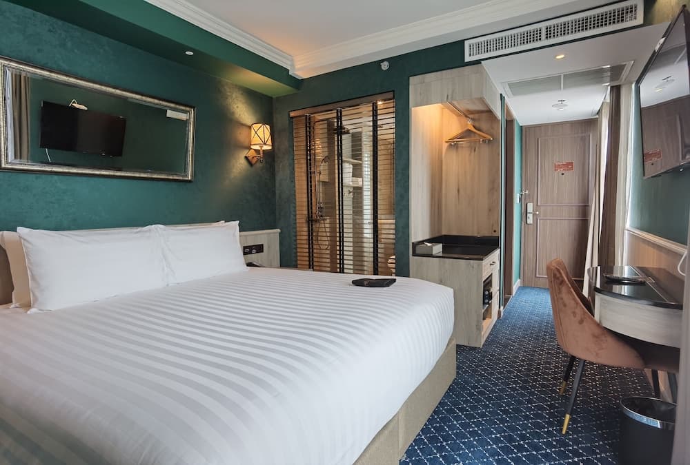 The Coach Hotel Sukhumvit - Asok BTS Bangkok