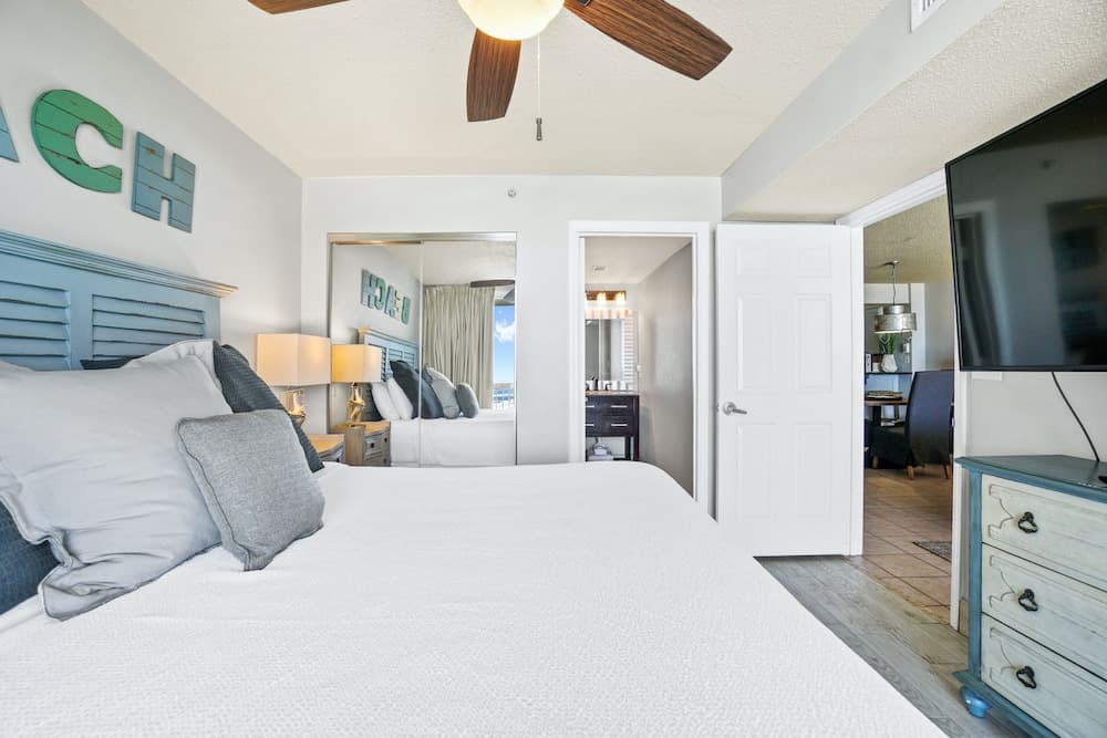 Pelican Beach Resort by Panhandle Getaways