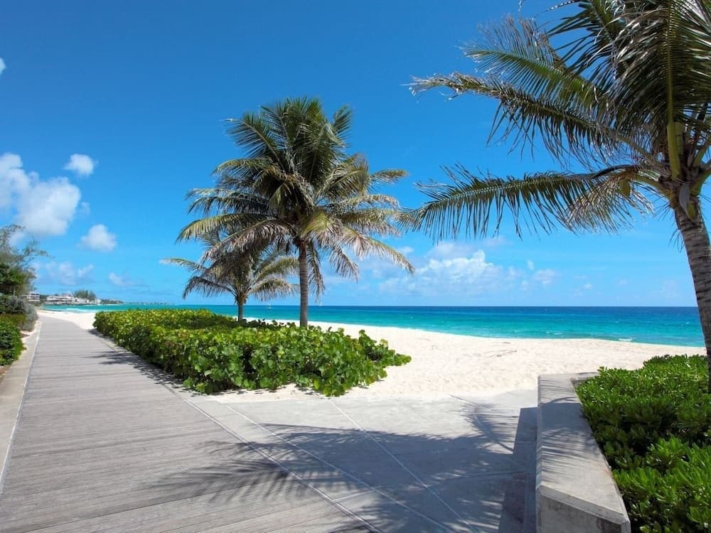 3 Min Walk to Beach - Blessed Manor by Bluescape