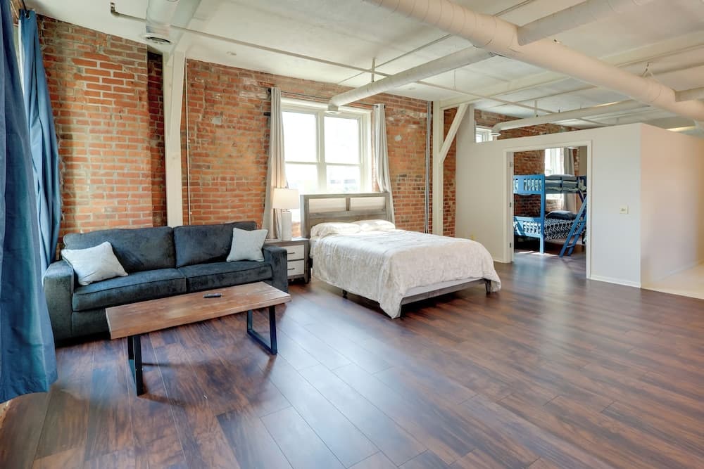 Explore Old Market: Convenient Omaha Condo