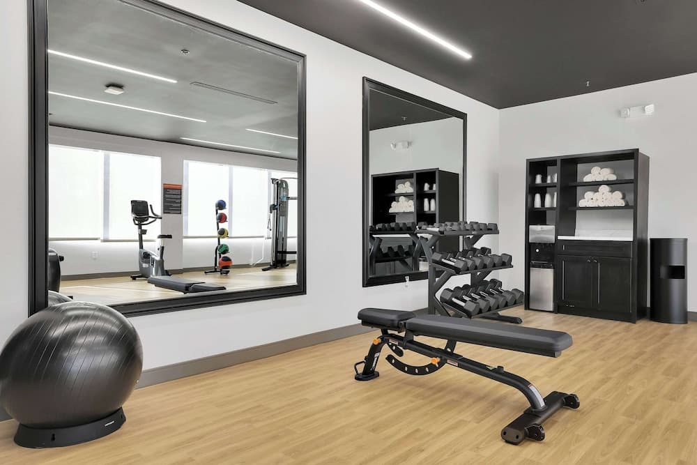 Holiday Inn Express And Suites Washington Dc Noma by IHG
