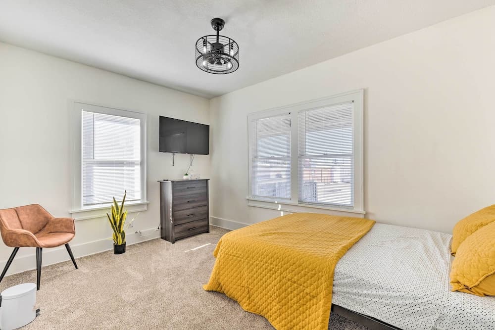 Pet-friendly Wichita Home w/ Deck, Near Dtwn