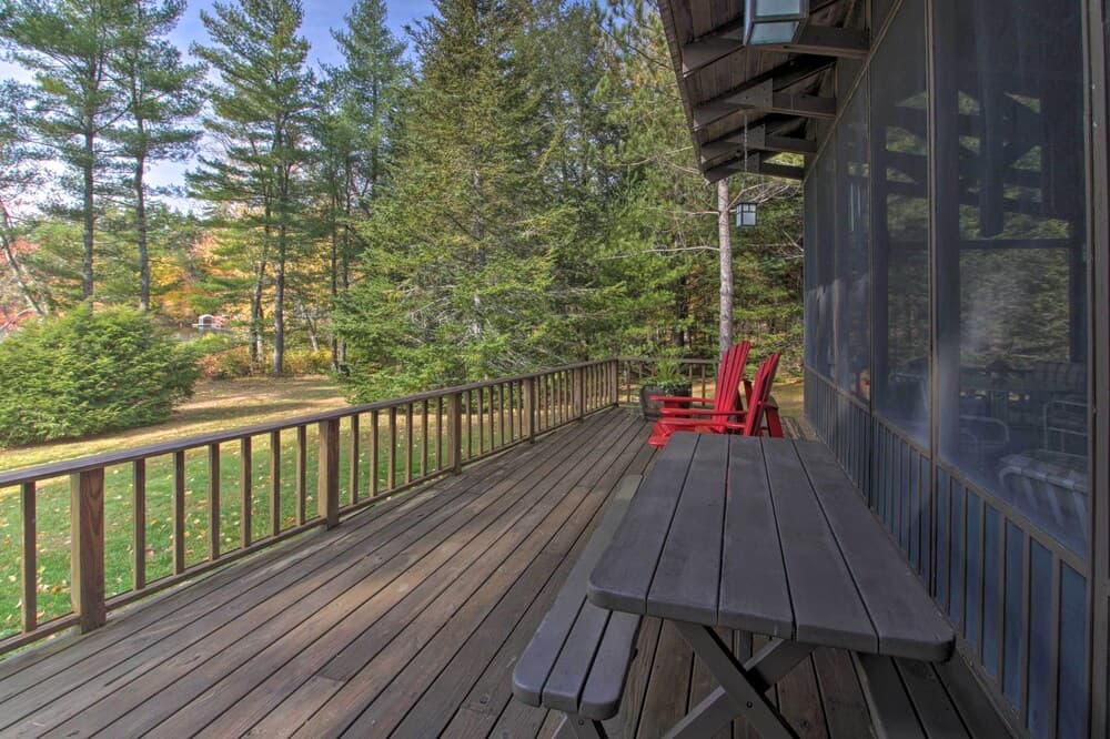 Lakefront Escape w/ Deck & Kayaks in Lovell!