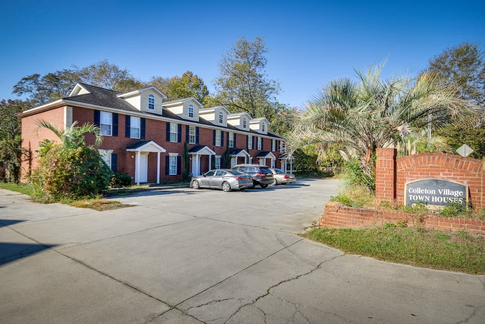 Quaint Orangeburg Townhome Near Hospitals & Campus