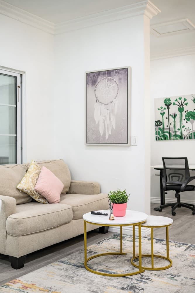 Spacious & Bright Home Fully Equipped