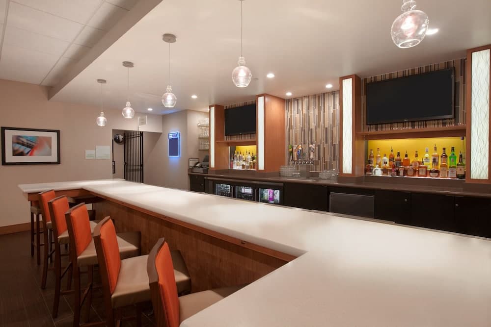 Holiday Inn Airport - Portland by IHG