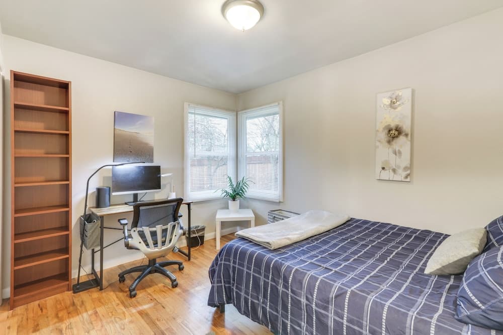 2 Mi to Washington Square: Portland Getaway