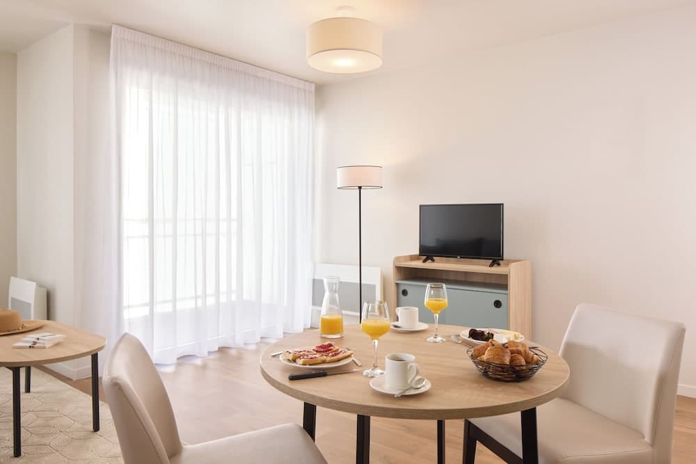 Quality Suites Cherbourg