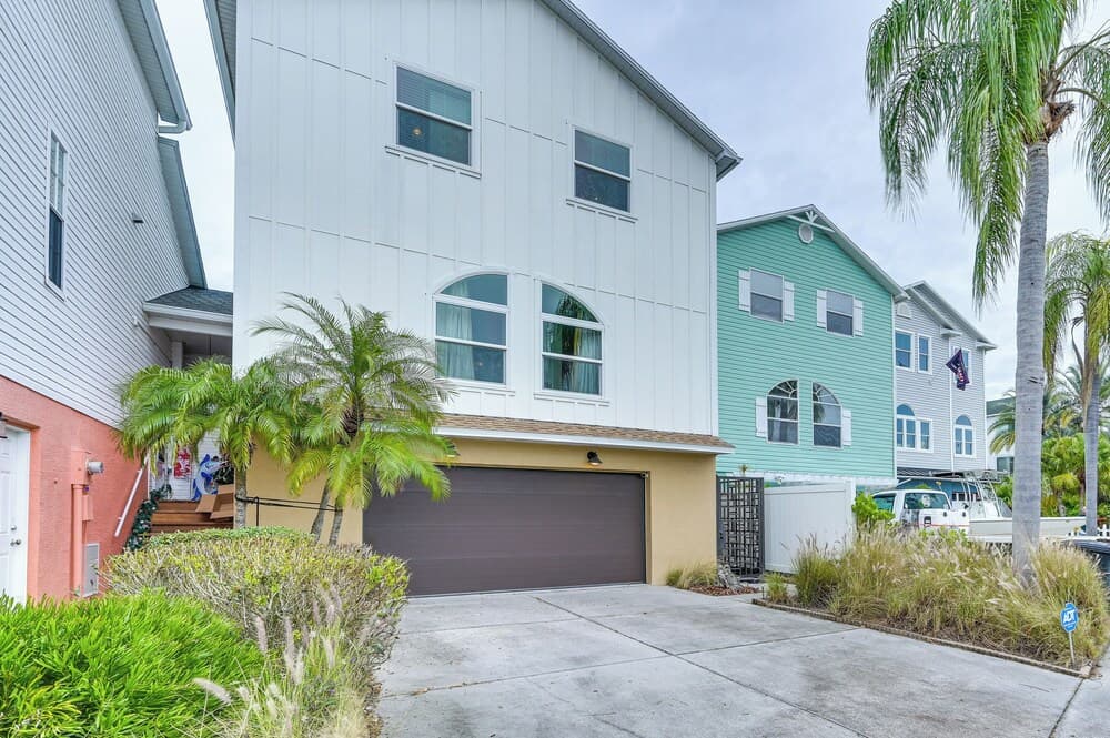 Family-friendly Holiday Townhome With Boat Dock!